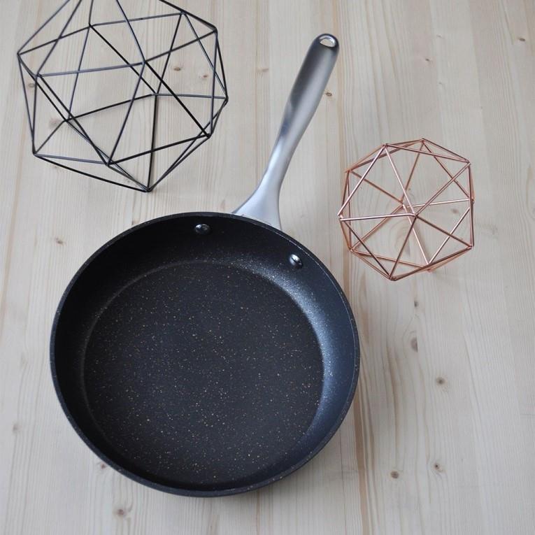 Aluminijasta ponev / 24cm / 3mm / Non-Stick / indukcija