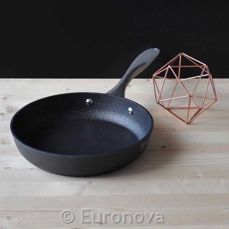 Aluminijasta ponev / 22cm / 4mm / Non-Stick