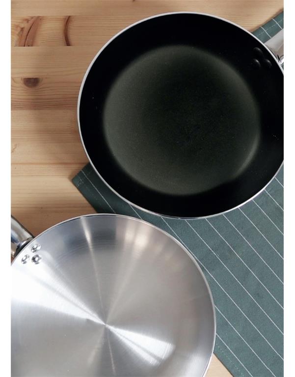 Aluminijasta ponev / 24cm / 3mm / Non-Stick / Indukcija