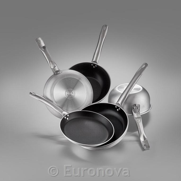 Aluminijasta ponev / 24cm / 3,5mm / Non-Stick